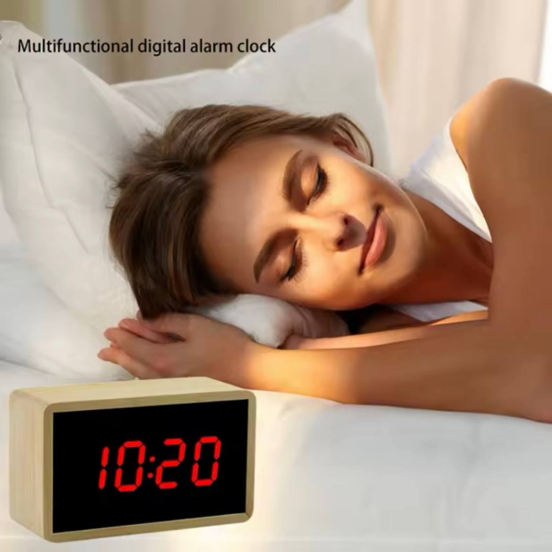 تصویر ساعت دیجیتال رومیزی چوبی 8494