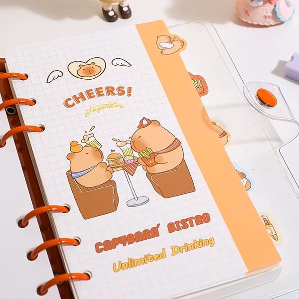 تصویر دفتر کلاسوری شفاف سنجاب Capybara' Bistro